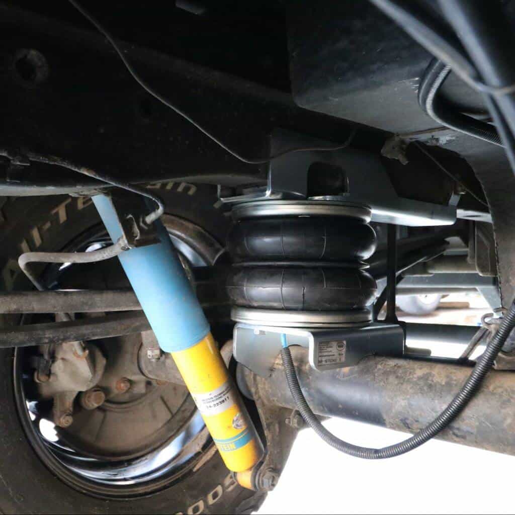 Zusatzblattfeder an der Hinterachse für Mercedes Benz Sprinter W906 und W 907 ab Baujahr 2006 und Volkswagen Crafter TYP 2E ab Baujahr 2006 bis 2017